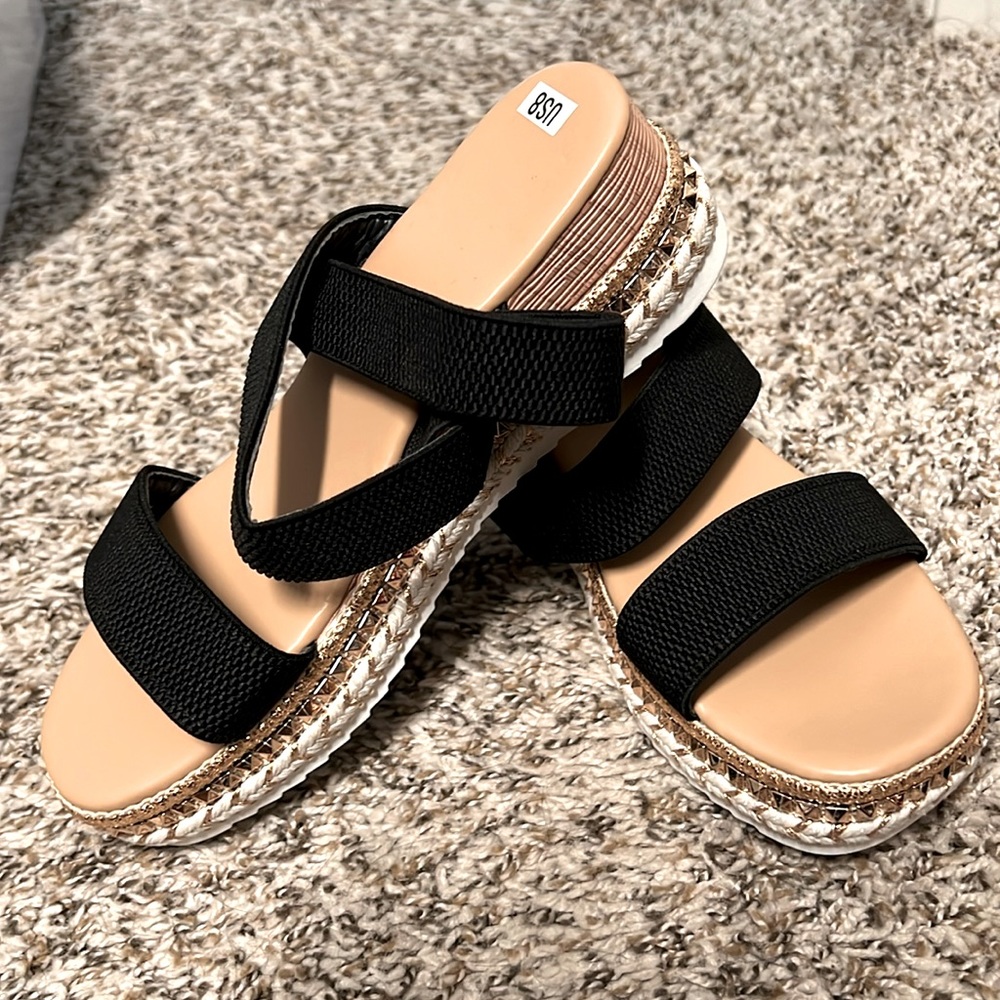 Women’s sandals size 8